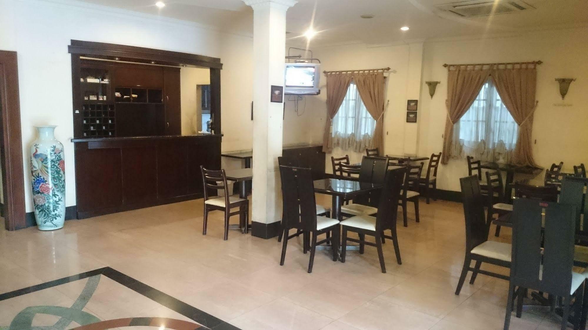 Hotel Citi International Palang Merah Medan Exterior foto